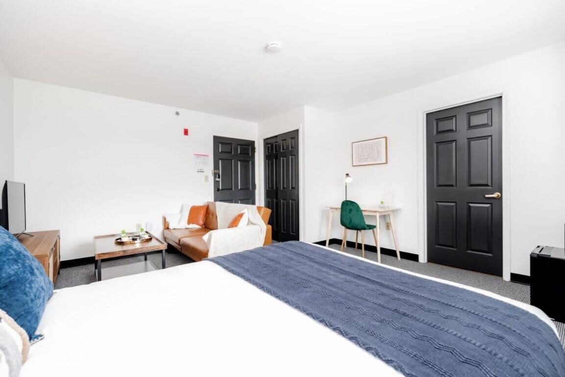 Cozysuites Cwe Stylish Queen With Microwave&Fridge Tower Grove Екстер'єр фото